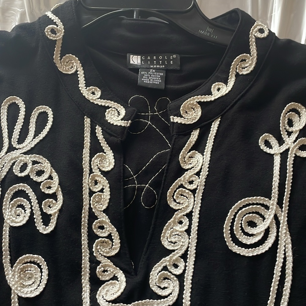 Carole Little. Plus Size 2X. Black Top with White Shiny Embroidered Designs - Picture 5 of 16